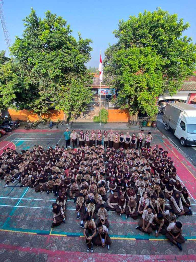 Peringatan Hari Pramuka, SDN Sukadamai 1 Tanamkan Semangat Menjadi Tunas Bangsa yang Bermanfaat